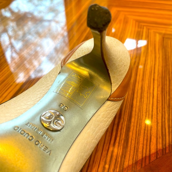 Dolce &Gabbana peep toe heels. Cream/off white/ and rich tan leather size 38 - Picture 8 of 10